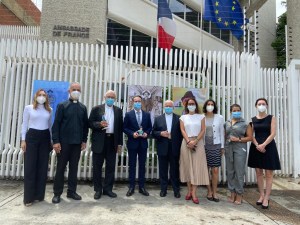 Embajada de Francia reconoce a ganadores del concurso de afiches de José Gregorio Hernández