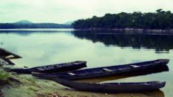 Embarcación con destino a minas de Santa Bárbara del Orinoco naufragó dejando un muerto