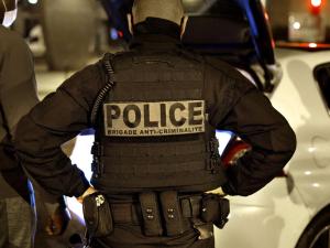 La policía interrumpe en Francia una macrofiesta de 400 personas