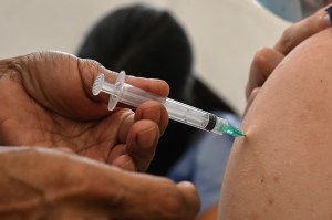 Denuncian que en Venezuela solo el 20% del gremio de docentes está vacunado