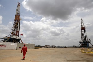 Venezuela produjo en diciembre 750 mil b/d de petróleo (encuesta Platts)