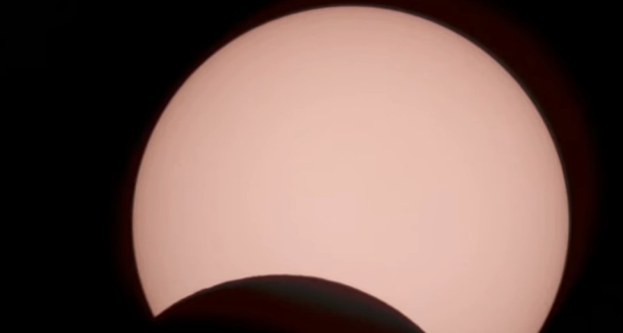 Eclipse solar parcial: El Sol, la Luna y la Tierra se alinean