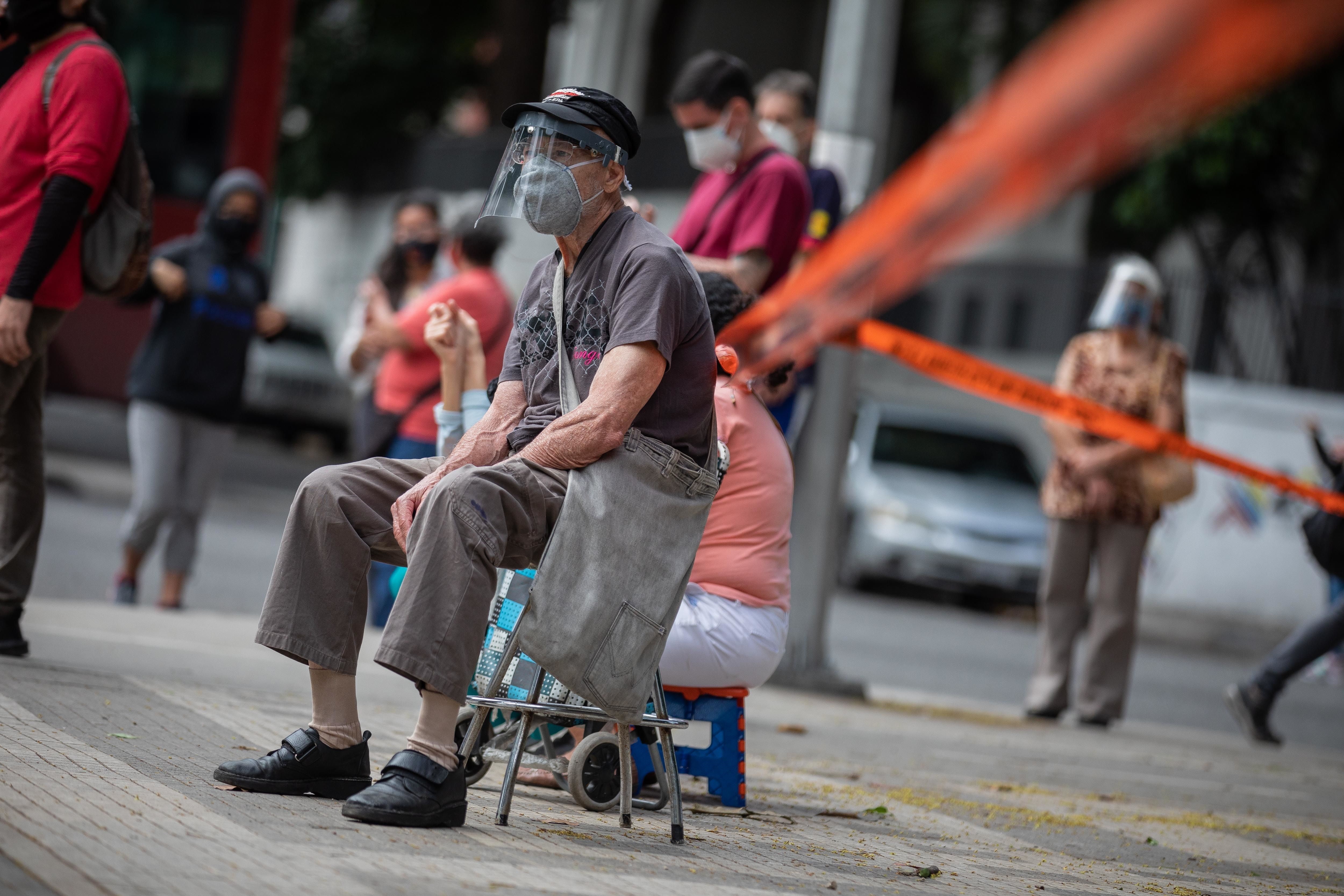 Chavismo reportó casi mil 300 nuevos contagios en una Venezuela que sigue infectada