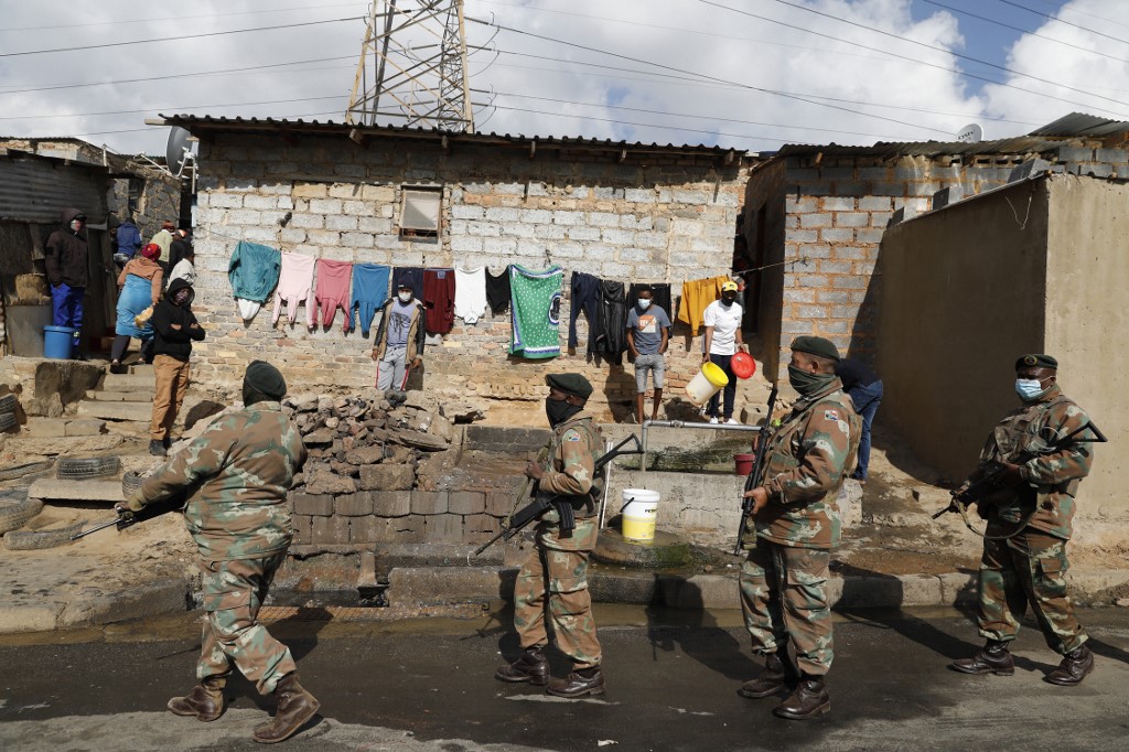 Suben a 212 los muertos por los disturbios y saqueos en Sudáfrica