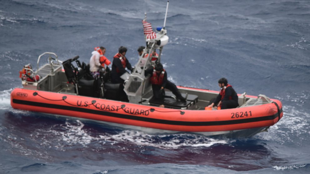 Estados Unidos repatrió a 19 migrantes cubanos rescatados en el mar