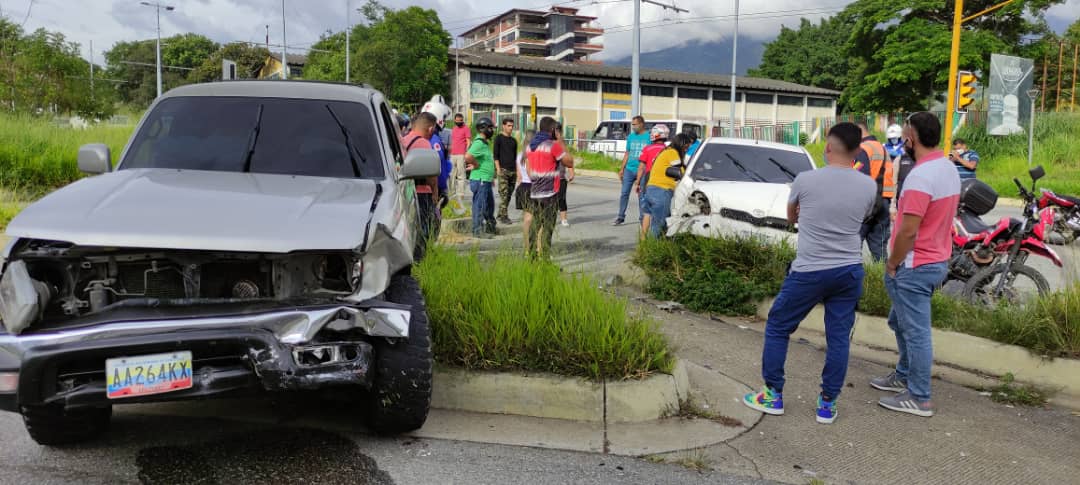 Al menos siete heridos dejó accidente de tránsito en Mérida este #24Jul (Fotos)