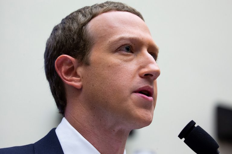 La increíble suma de dinero que gastó Facebook para la seguridad privada de Zuckerberg en 2020