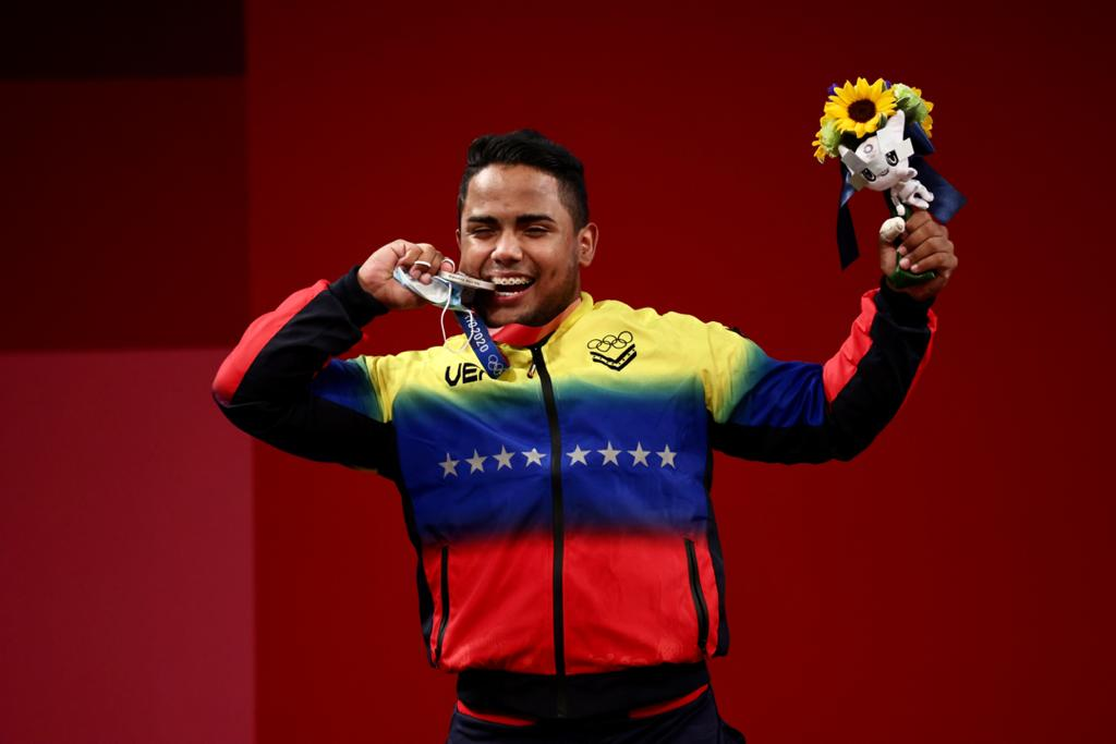 El MOMENTAZO en que Keydomar Vallenilla recibió la medalla de plata en Tokio 2020 (VIDEO)