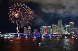 Miami Beach reemplaza fuegos artificiales en homenaje a las víctimas del derrumbe este #4Jul