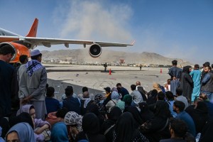 Estados Unidos ya ha evacuado a más de 3.200 personas de Afganistán
