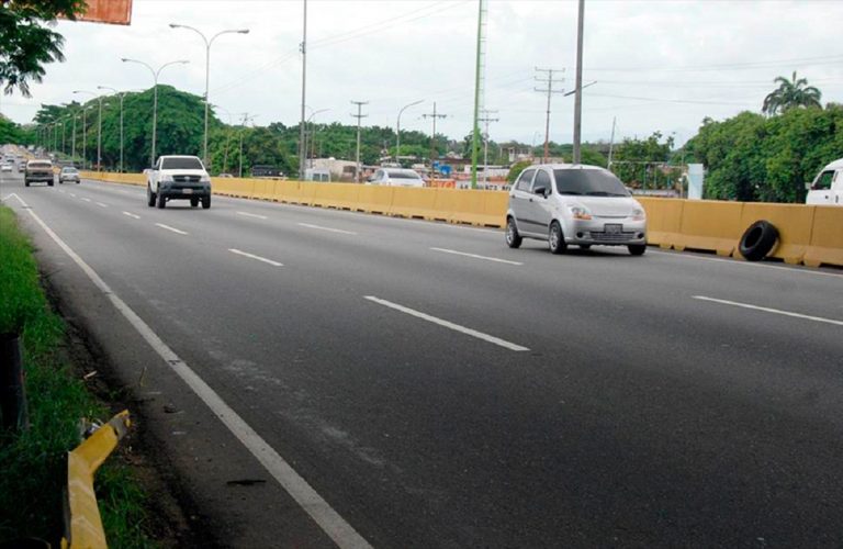 Detienen a un autobús que trasladaba a menores de edad de Caracas a Colombia