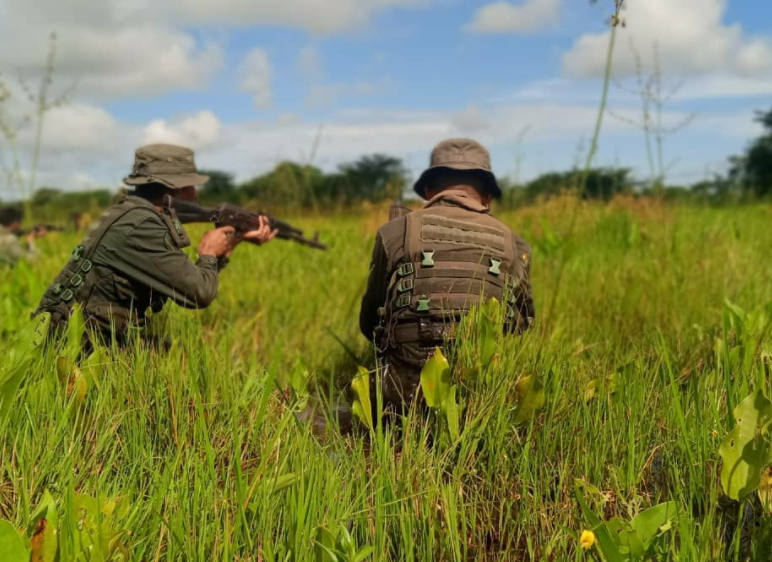 Régimen de Maduro despliega militares en Apure para “evitar” cobro de vacunas (Fotos) #8Oct