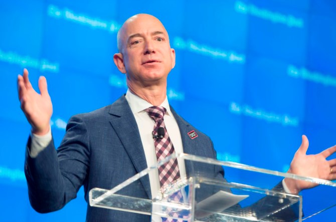 El tweet viral con el que Jeff Bezos dio una poderosa lección sobre cómo manejar las críticas