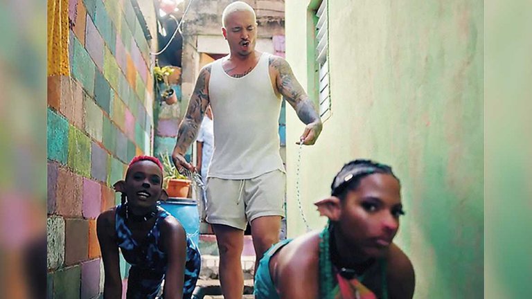 YouTube elimina de su plataforma el polémico videoclip de J Balvin, “Perra”