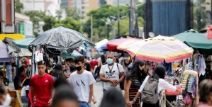 Temen que la flexibilización de la cuarentena exponga a nuevas variantes en Venezuela, según expertos