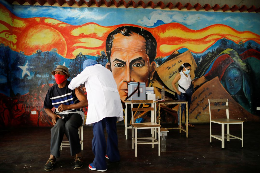 Venezolanos confían en la amabilidad de extraños para pagar su tratamiento por Covid-19