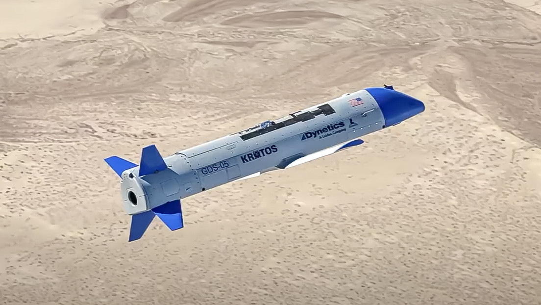EN VIDEO: Avión militar de EEUU recuperó por primera vez un dron Gremlin en pleno vuelo