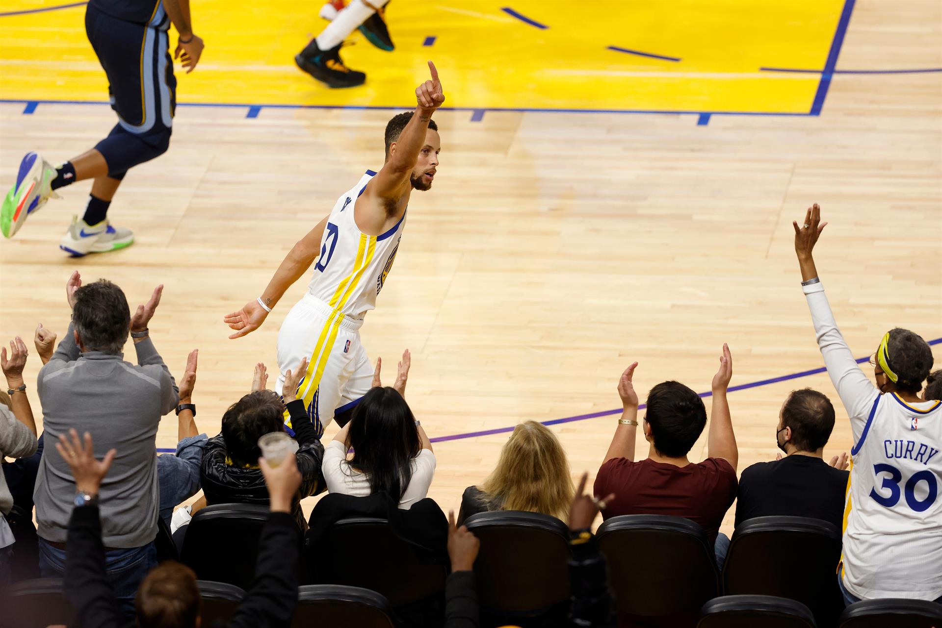 Stephen Curry, estelar: Doble-doble de 50 puntos contra los Atlanta Hawks