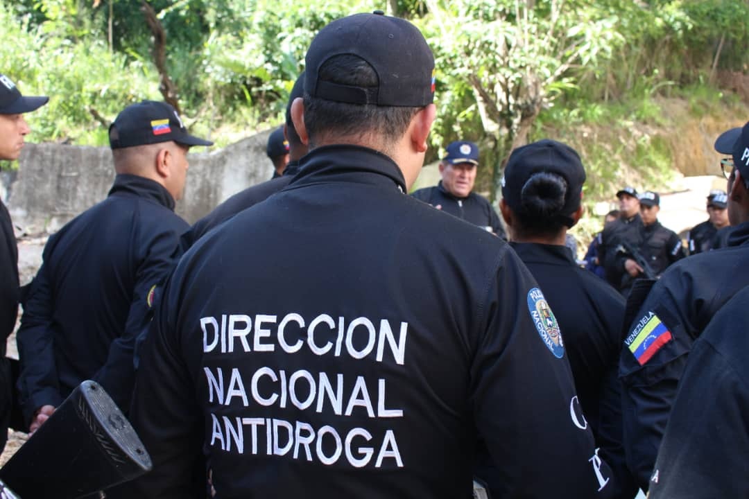 Detienen a cuatro PoliNacionales denunciados por extorsión en Bolívar