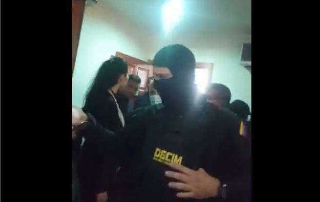 Detuvieron a funcionarios de la Dgcim que irrumpieron en juramentación de alcaldesa en Guárico