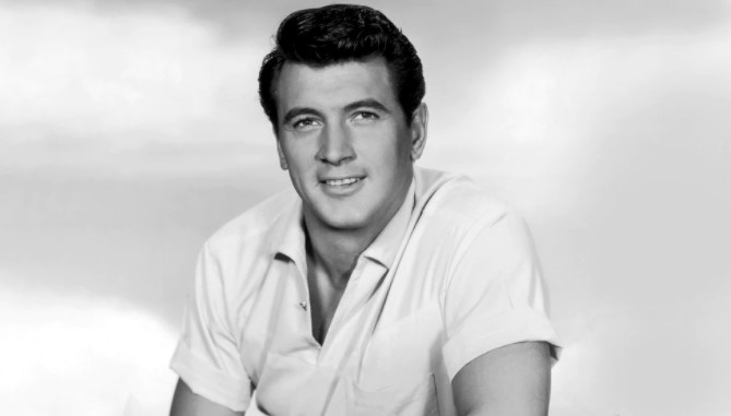 “Estoy harto de sostener una vida que no es mía”: Rock Hudson, el drama del primer famoso en contar que tenía sida