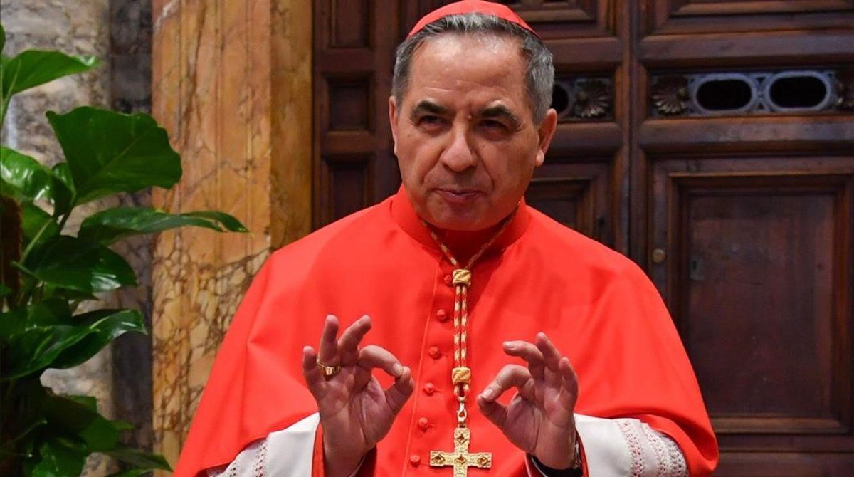 Piden nulidad del juicio al cardenal Becciu por supuesta declaración del papa Francisco