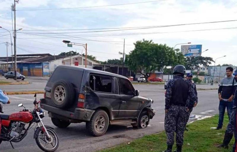 Conductor ebrio atropelló a tres personas a bordo de una moto en Barquisimeto