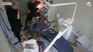 Quisieron asaltar a una dentista pero se encontraron con un sorpresa: El paciente era policía (VIDEO