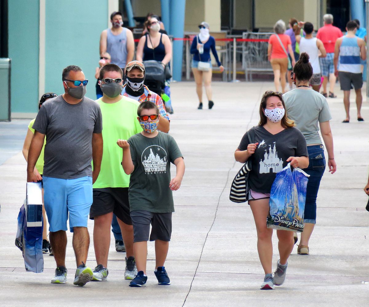 Miami-Dade vuelve a exigir el uso de mascarillas ante el aumento de contagios