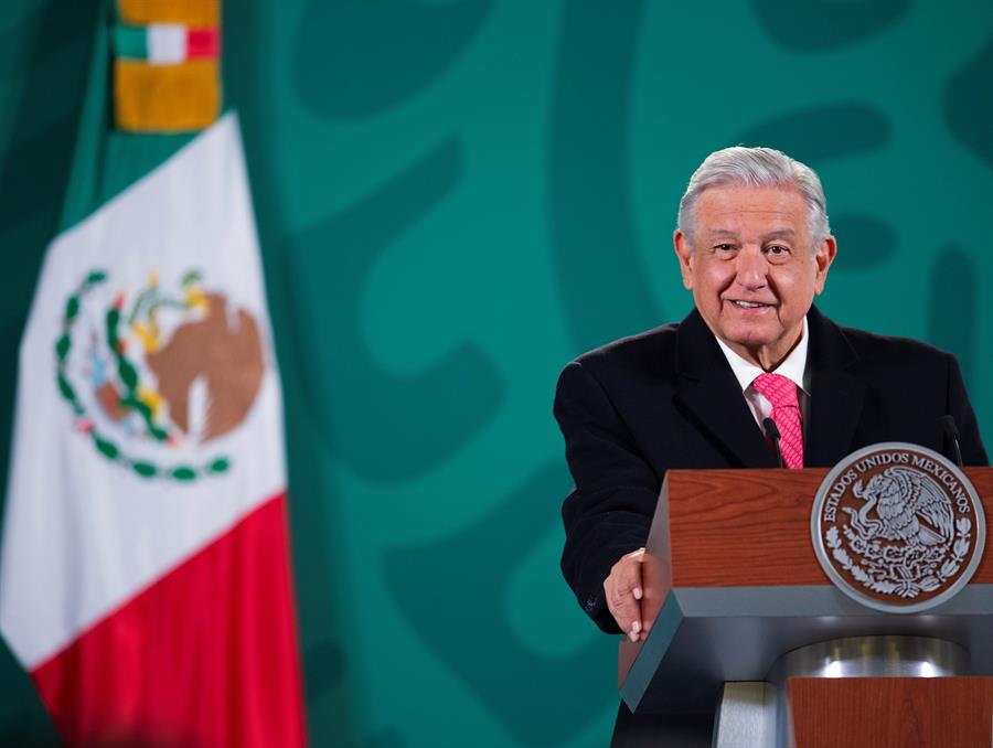 López Obrador niega que su secretario cometiera delito con dinero irregular