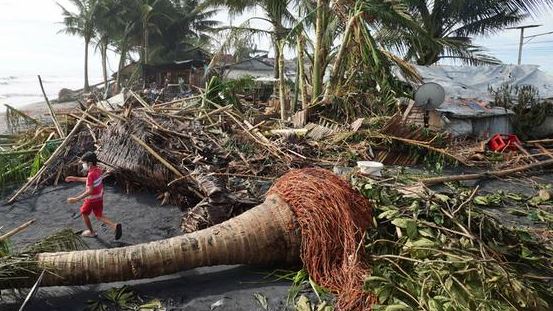 Tifón en Filipinas dejó un saldo de más de 70 muertos