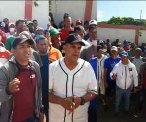 Pescadores de Río Caribe tomaron la sede de Insopesca en rechazo al aumento de la gasolina