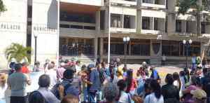 Insólito: Alcalde chavista de Barquisimeto impide que comerciantes paguen impuestos