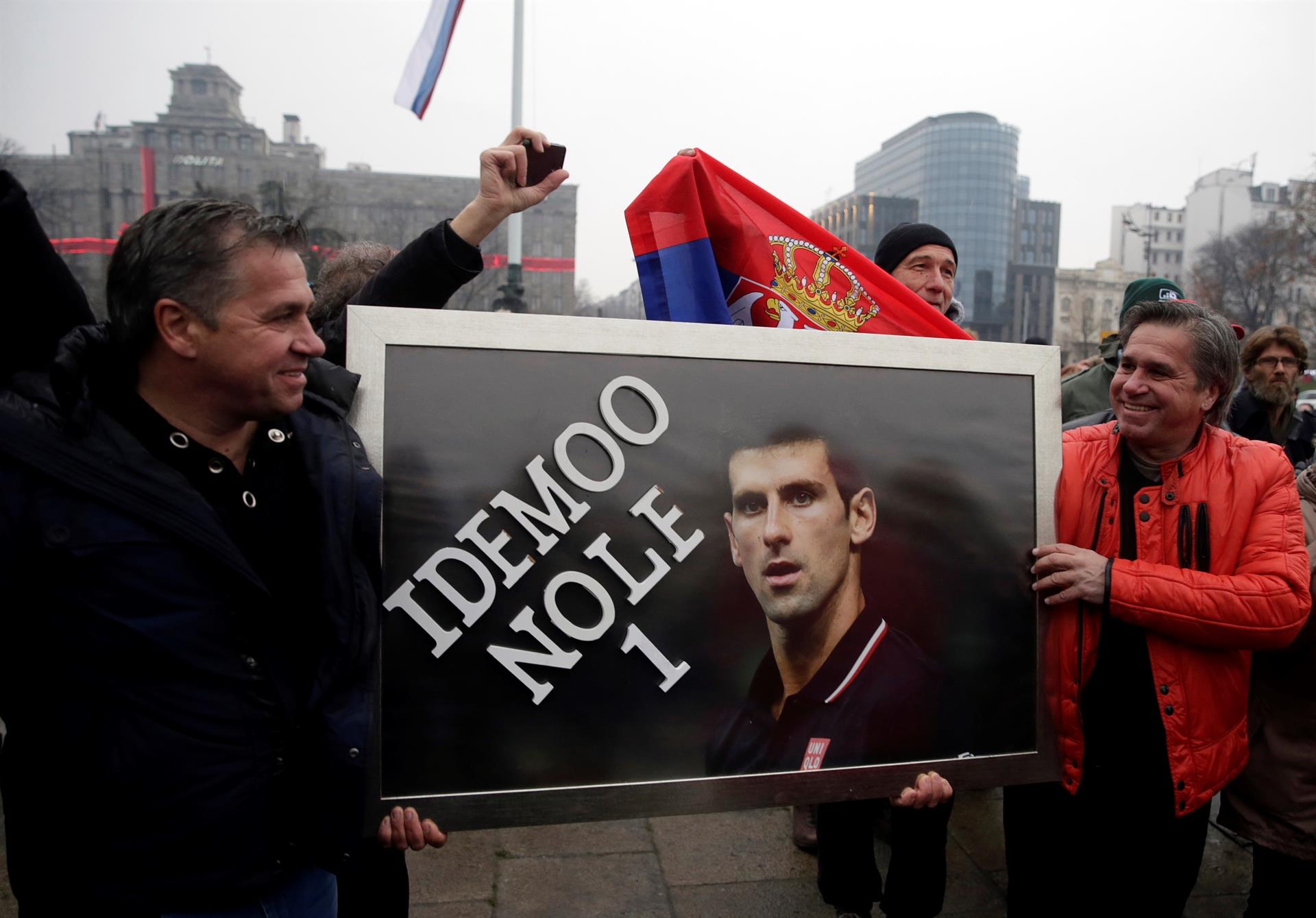 Djokovic gana batalla judicial contra su deportación de Australia