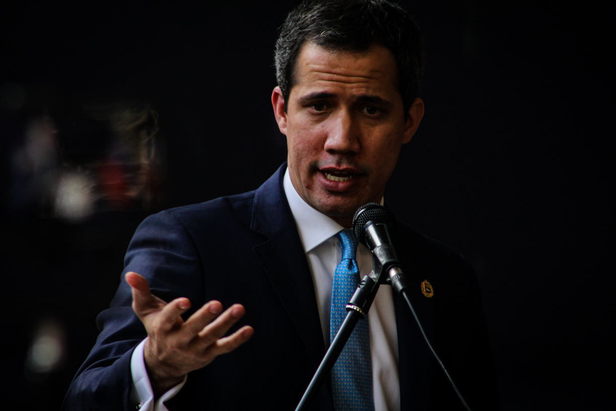 Guaidó subrayó la importancia del respaldo internacional tras conversaciones con Nichols