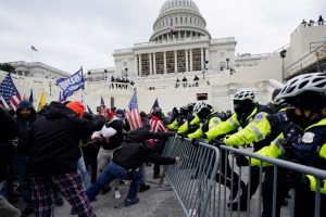 Mitad policías, mitad periodistas: detectives de Internet persiguen a los atacantes del Capitolio en EEUU