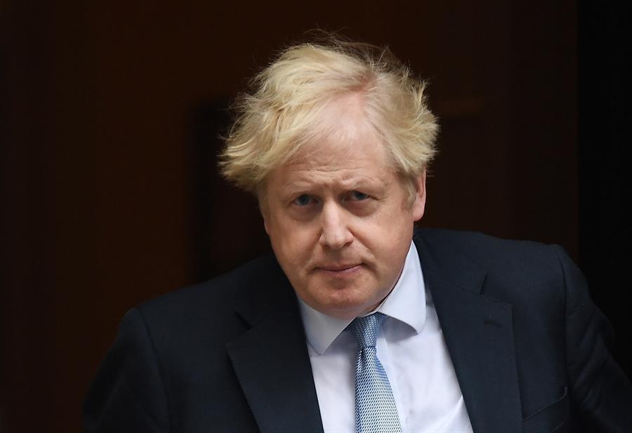 Boris Johnson califica como “muy peligrosa” la crisis ucraniana