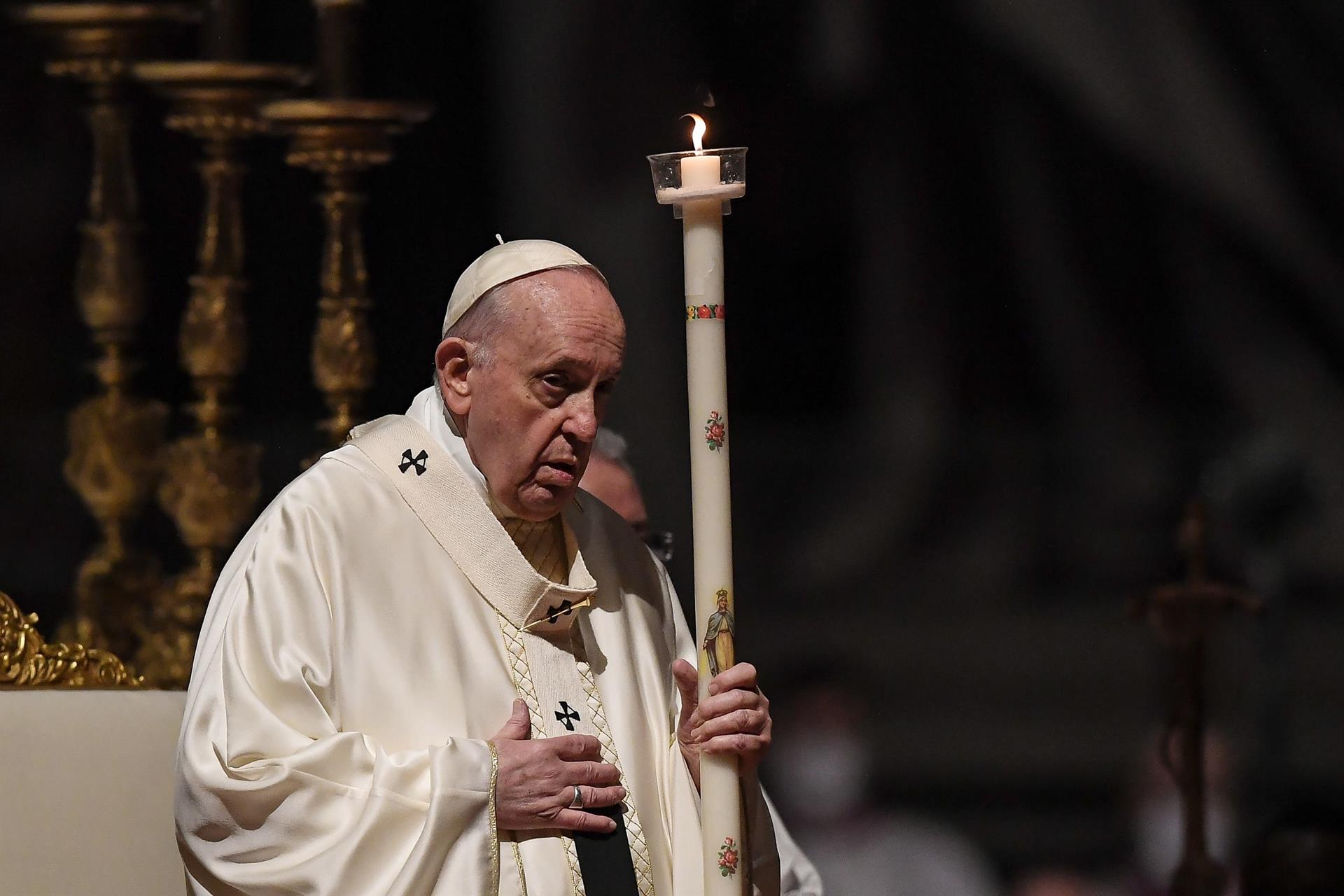 El papa Francisco alaba la vida al servicio de Dios y de la Iglesia del cardenal Amigo