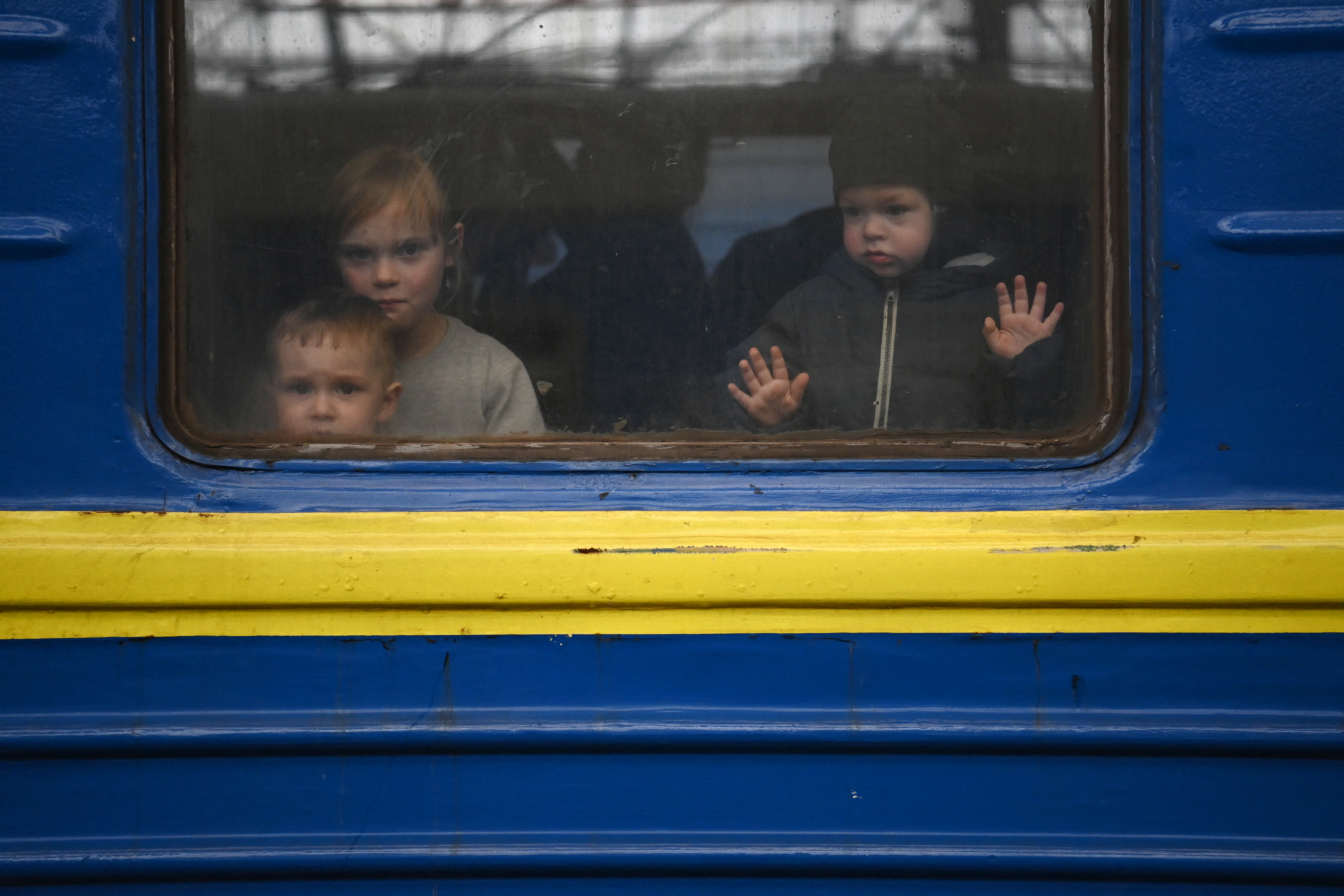 “Les cambian el nombre y les lavan el cerebro”, miles de niños ucranianos fueron deportados a Rusia a la fuerza