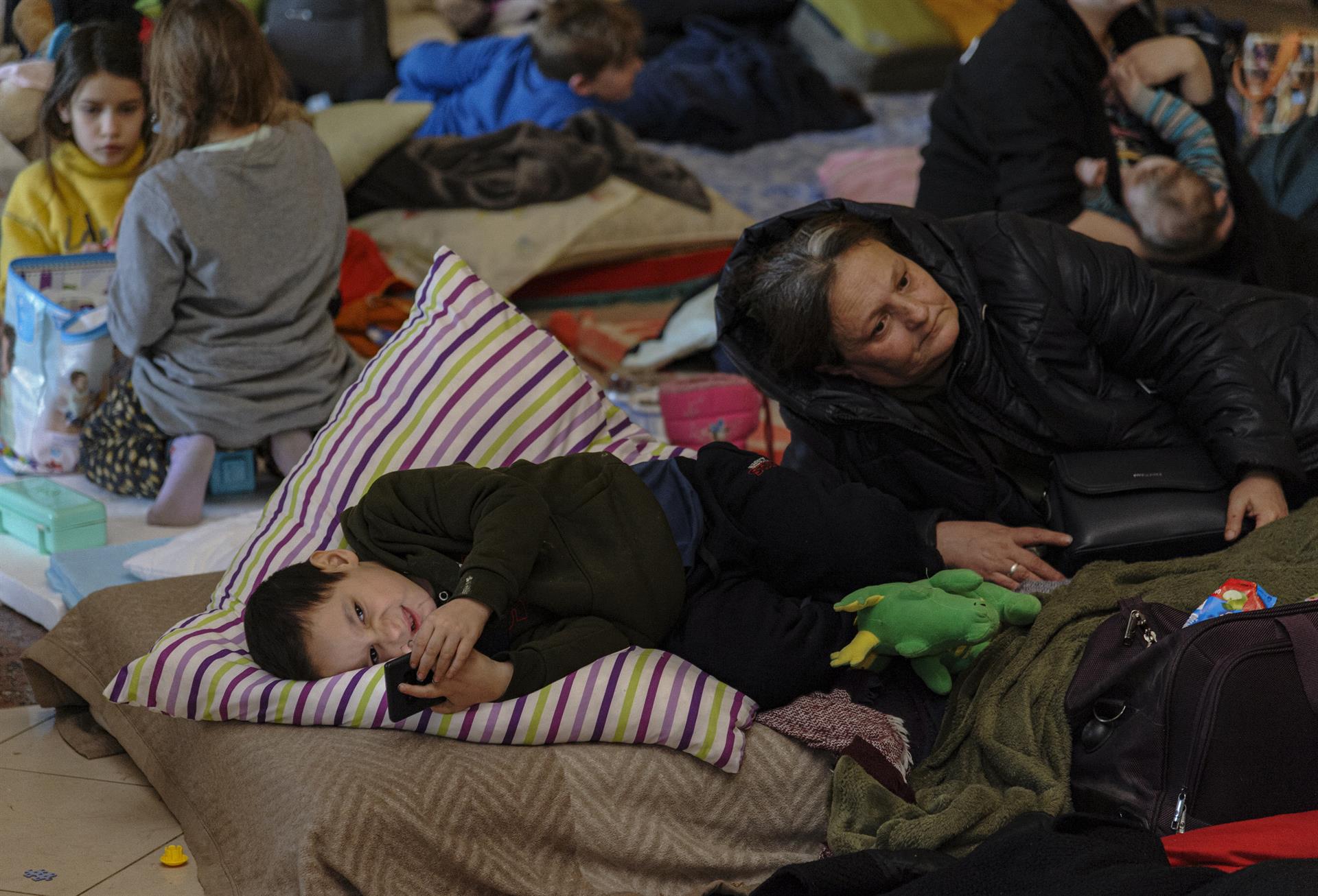 Acnur teme que bombardeo de Leópolis reavive éxodo de refugiados ucranianos