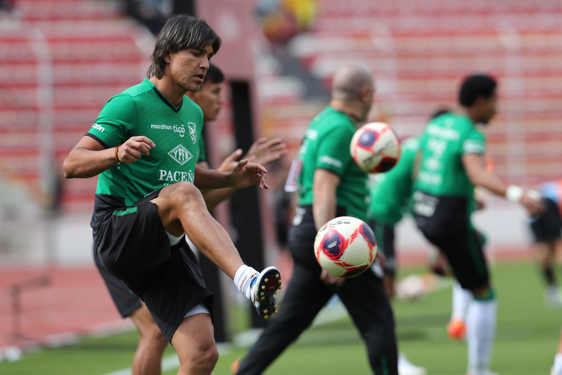 Bolivia se alista con su goleador Martins para recibir a Brasil sin Neymar