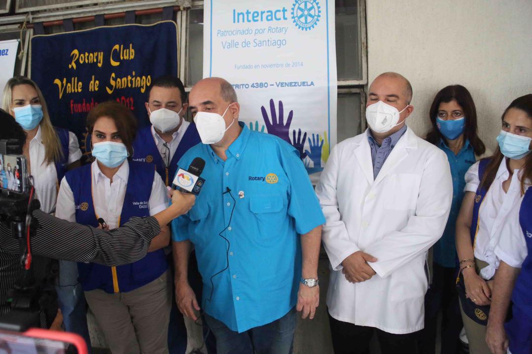 El Rotary Valle de Santiago donó aspiradores y filtros al Hospital de San Cristóbal