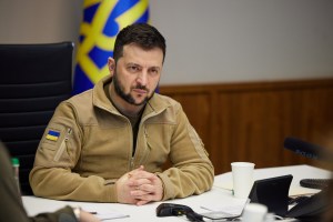 Zelenski visita el este de Ucrania por primera vez desde la invasión rusa