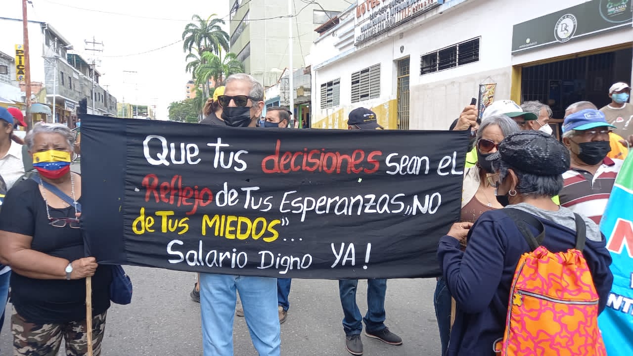 Jubilados venezolanos quieren “morir de viejos y no de hambre”