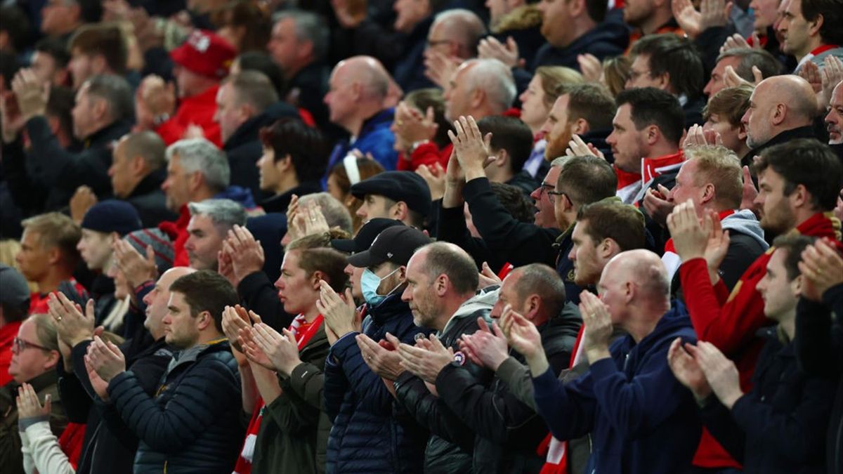 “Gracias, Anfield”: Cristiano agradeció a fanáticos del Liverpool tras la muerte de su hijo (VIDEO)