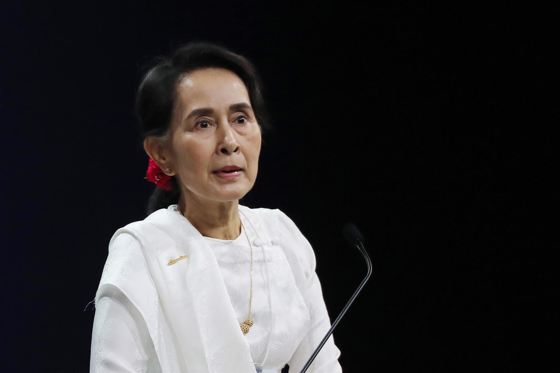 La dictadura de Birmania condenó a la expresidente Suu Kyi a cinco años de prisión por corrupción