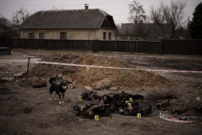 Descubren nueva fosa común con civiles muertos en Kiev tras repliegue ruso