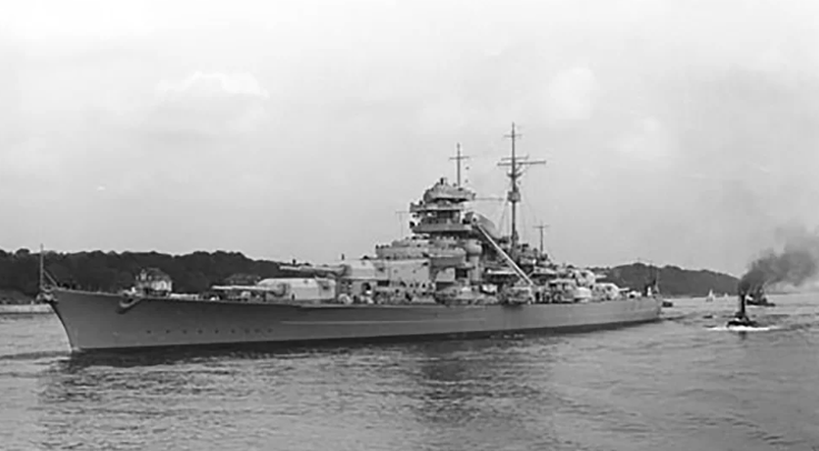 El hundimiento del acorazado Bismarck, el monstruo marino de los nazis que Hitler creía invencible