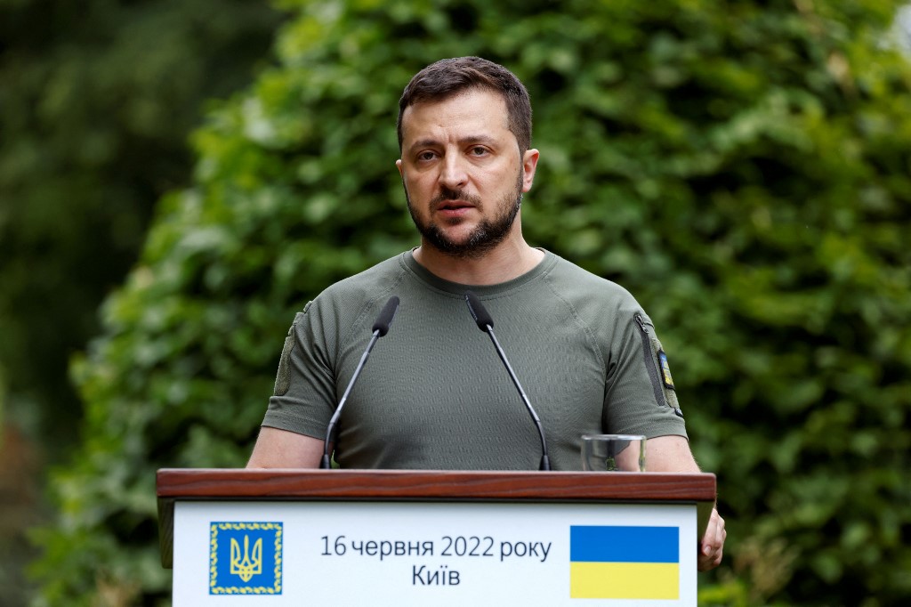 Zelenski pide defender el sur de Ucrania y la Otan teme que la guerra dure “años”
