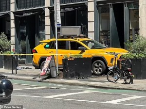 Impactante: Taxi se salió de control y dejó múltiples heridos en Manhattan (VIDEO)